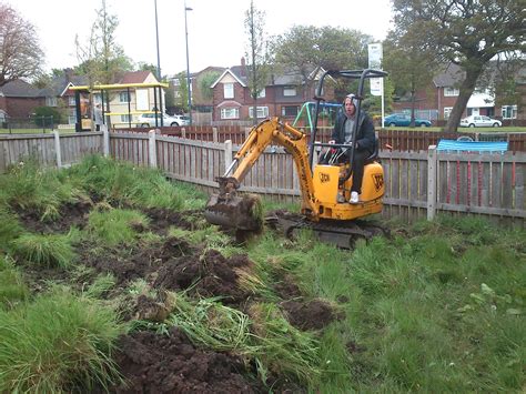 hire a mini digger for the day|hire small digger for garden.